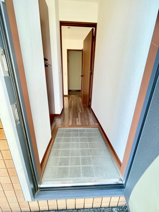 物件内観写真17　(玄関)