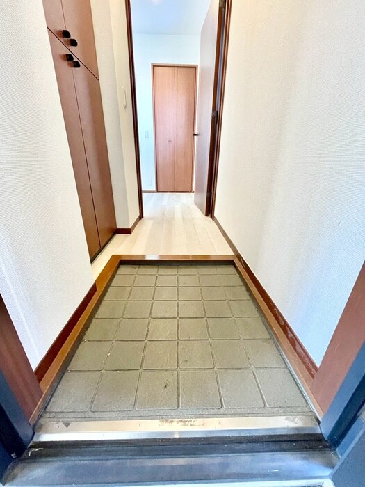 物件内観写真18　(玄関)