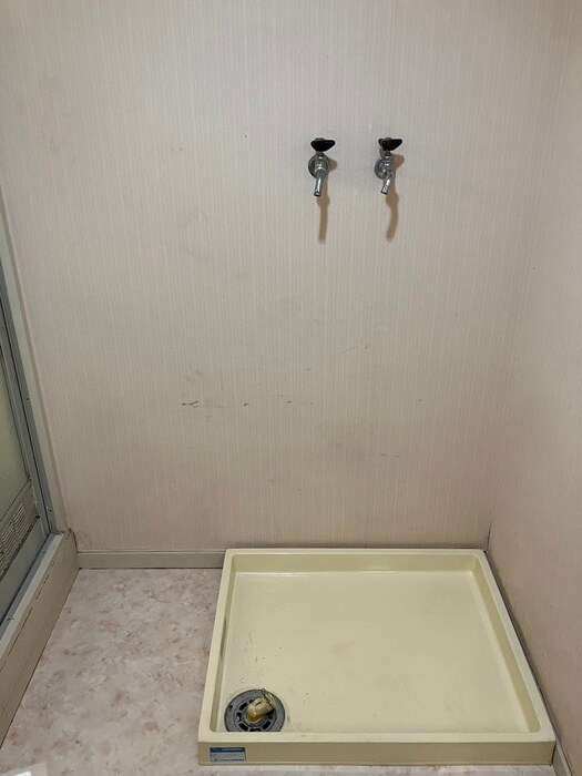 物件内観写真15　(洗濯機置場)