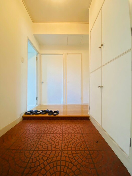 物件内観写真16　(玄関)