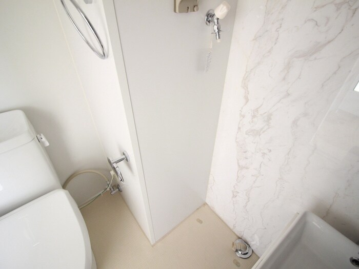 物件内観写真14　(洗濯機置場)