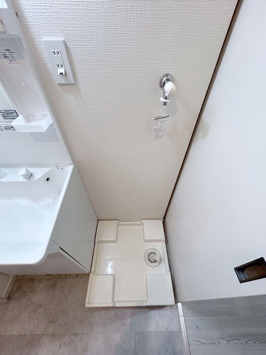 物件内観写真12　(洗濯機置場)