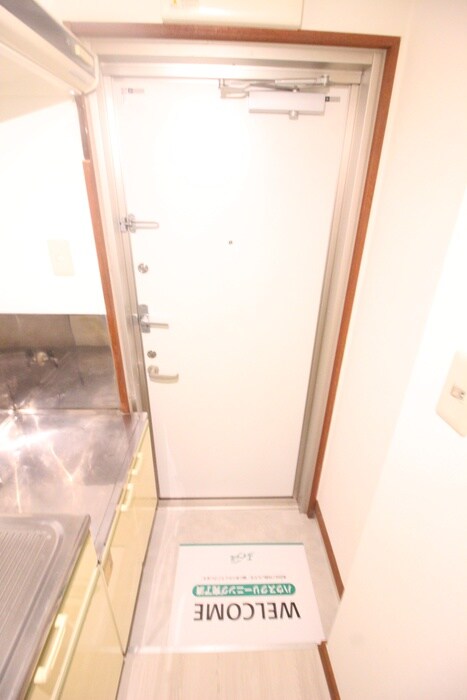 物件内観写真16　(玄関)