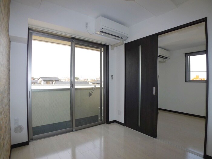 物件内観写真13　(室内からの展望)