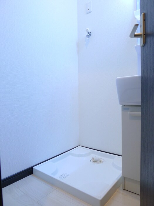 物件内観写真21　(洗濯機置場)