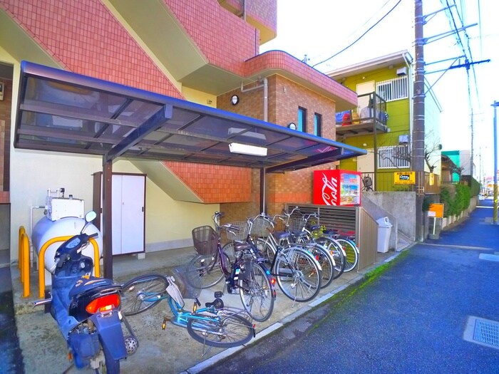 物件外観写真3　(駐車場)