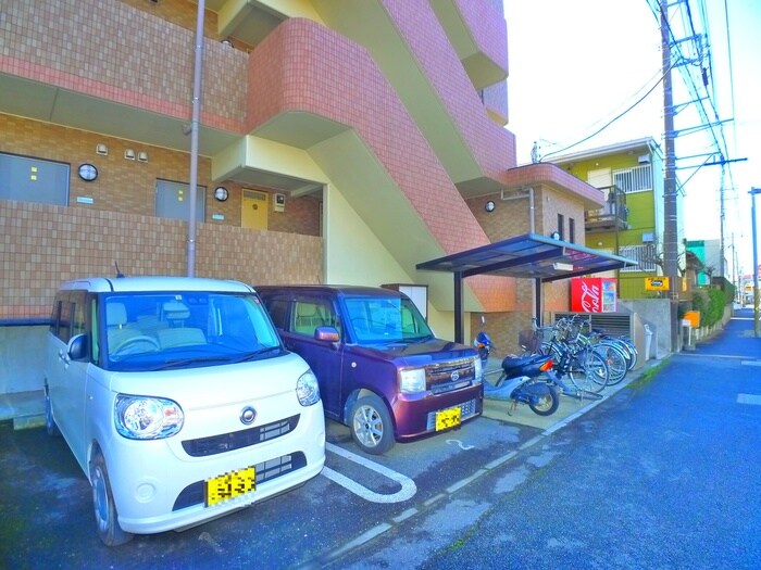 物件外観写真4　(駐車場)