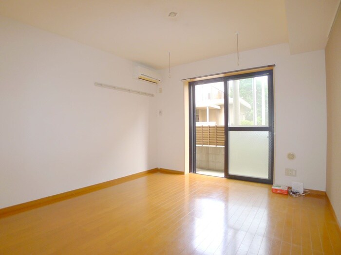 物件内観写真10　(室内からの展望)