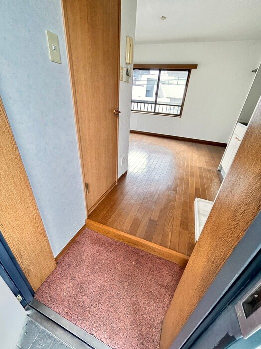 物件内観写真22　(玄関)