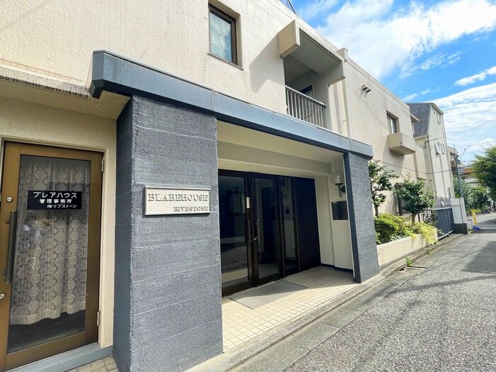 物件外観写真2　(エントランス部分)