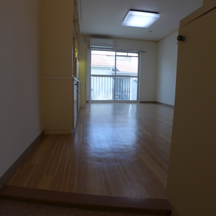 物件内観写真7　(玄関)