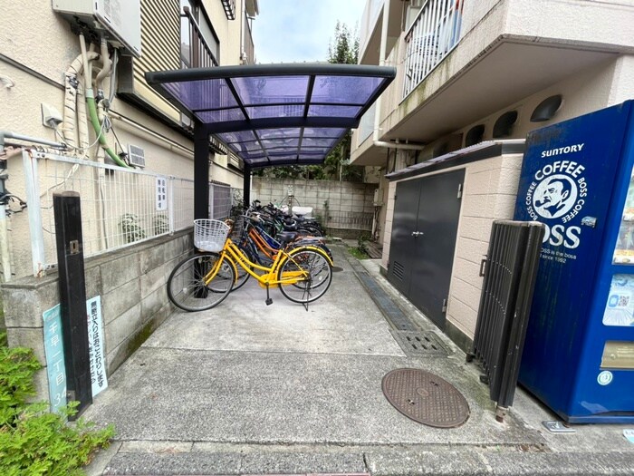 物件外観写真3　(駐輪場)