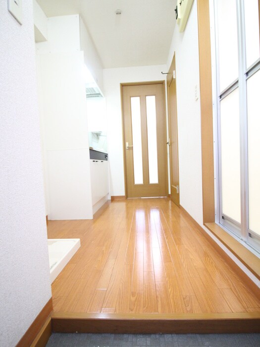 物件内観写真10　(玄関)