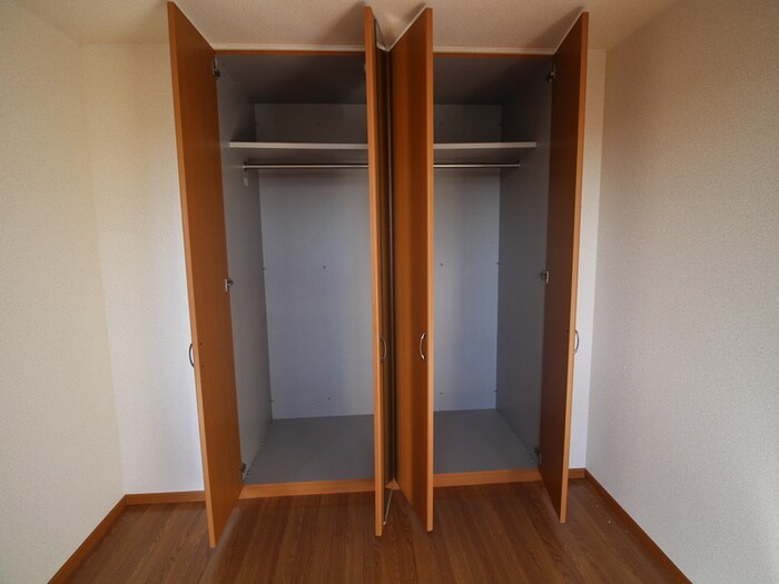 物件内観写真12　(収納)