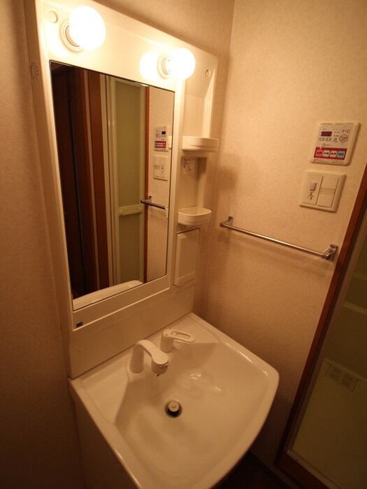 物件内観写真16　(洗面)