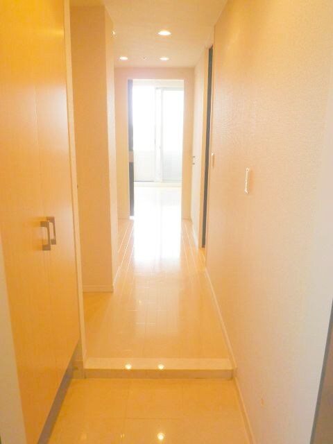 物件内観写真16　(廊下)