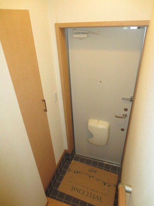 物件内観写真13　(玄関)