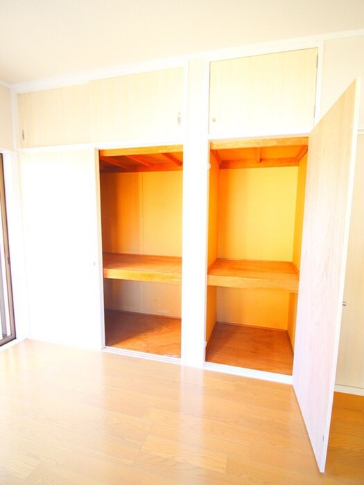 物件内観写真12　(収納)