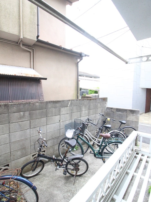 物件内観写真16　(玄関)