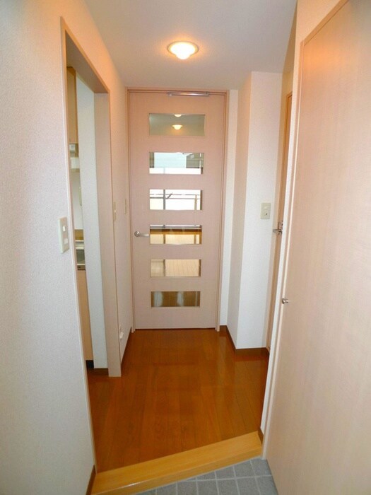 物件内観写真13　(廊下)