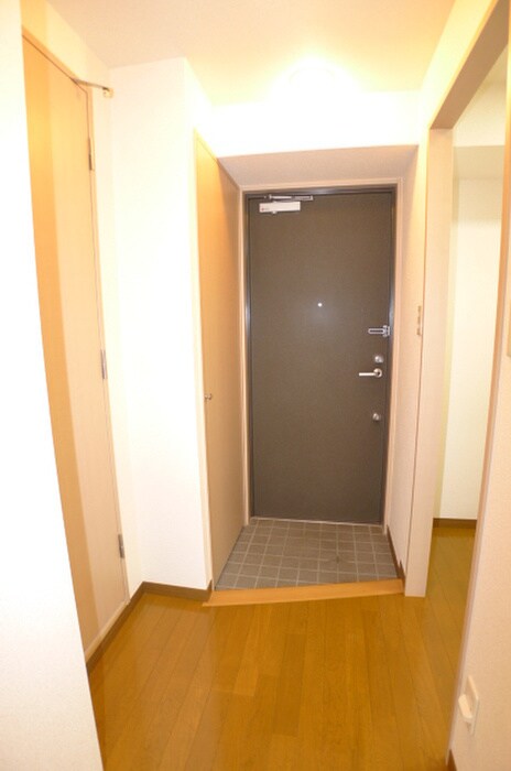 物件内観写真14　(玄関)