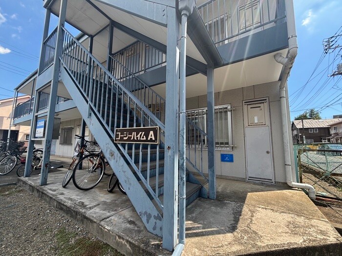 物件外観写真3　(エントランス部分)