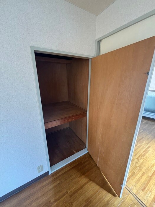 物件内観写真16　(収納)