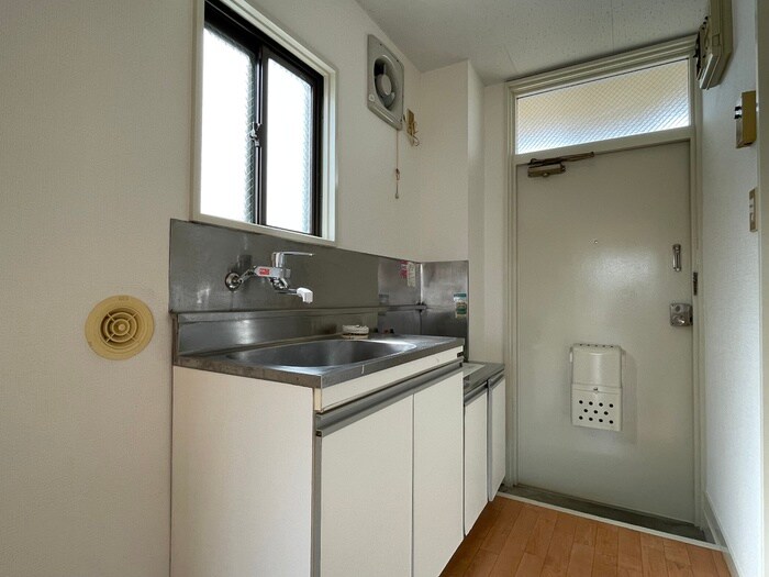 物件内観写真14　(玄関)