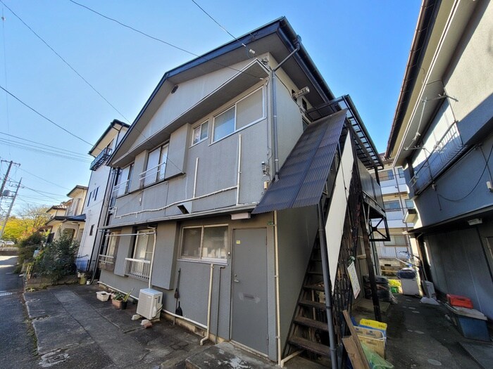 物件外観写真4　(エントランス部分)