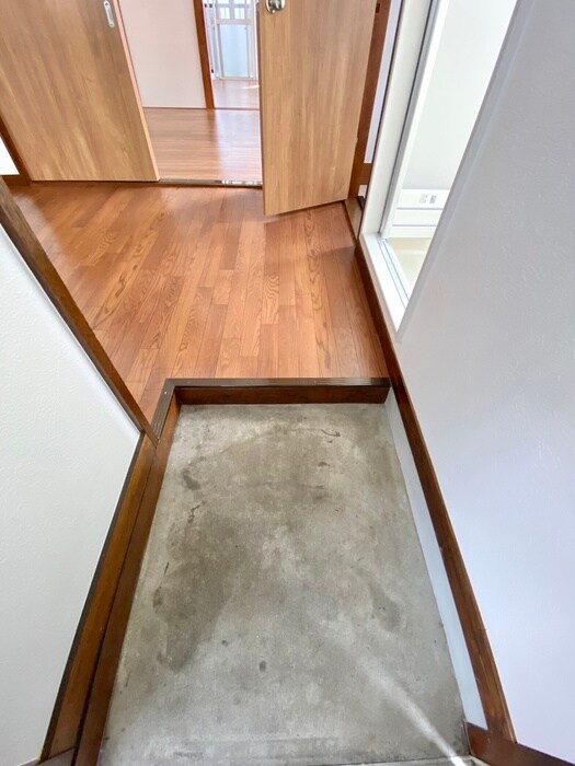 物件内観写真18　(玄関)