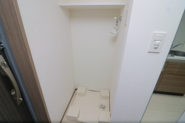 物件内観写真13　(洗濯機置場)