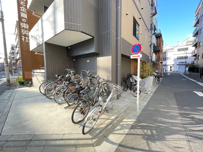 物件外観写真4　(駐輪場)