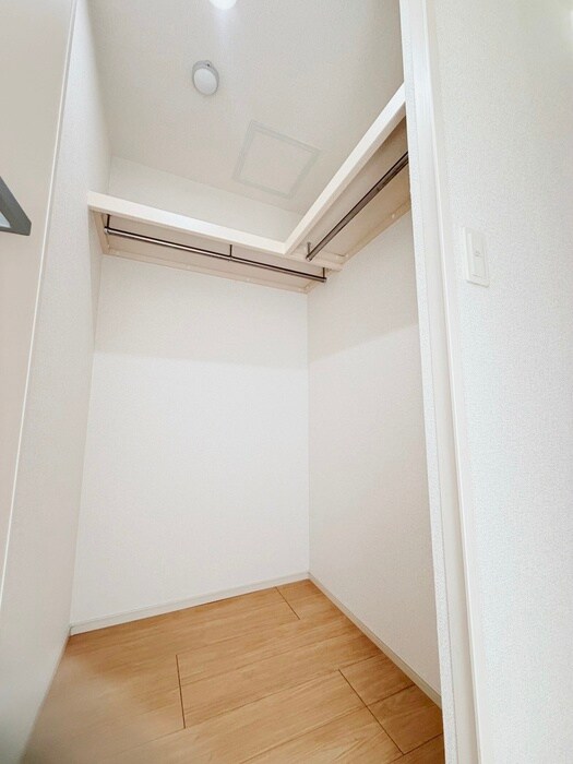 物件内観写真13　(収納)