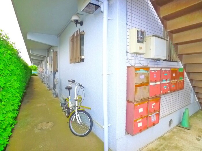 物件外観写真2　(駐輪場)