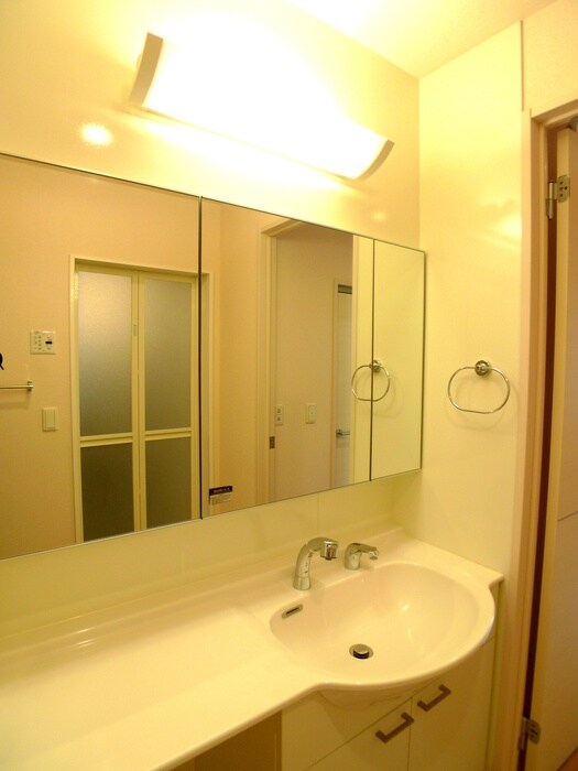 物件内観写真8　(洗面)