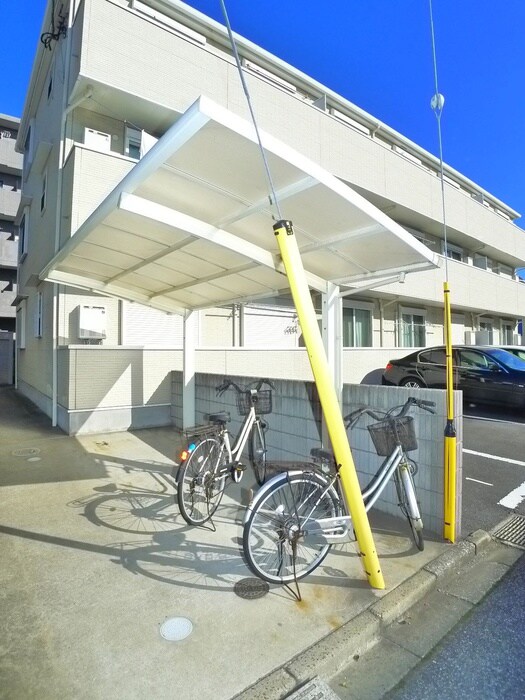 物件外観写真3　(駐輪場)