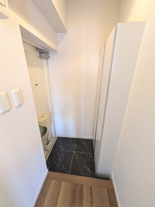 物件内観写真16　(玄関)