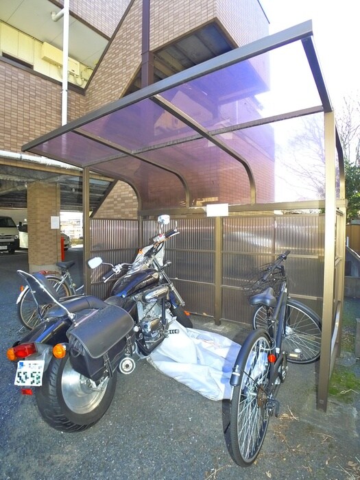 物件外観写真3　(駐輪場)