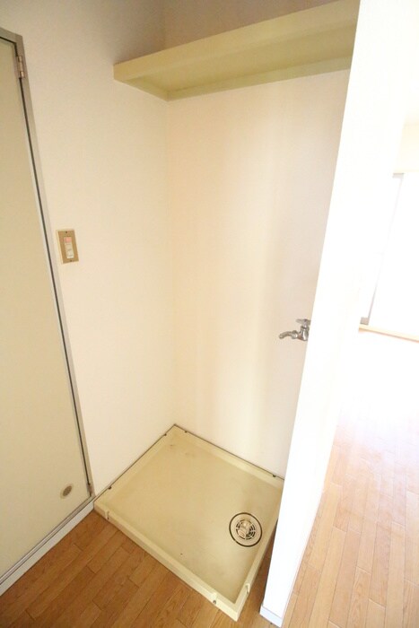 物件内観写真7　(洗濯機置場)