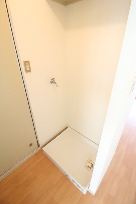 物件内観写真7　(洗濯機置場)