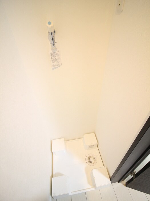 物件内観写真12　(洗濯機置場)