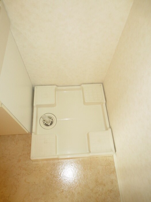 物件内観写真15　(洗濯機置場)