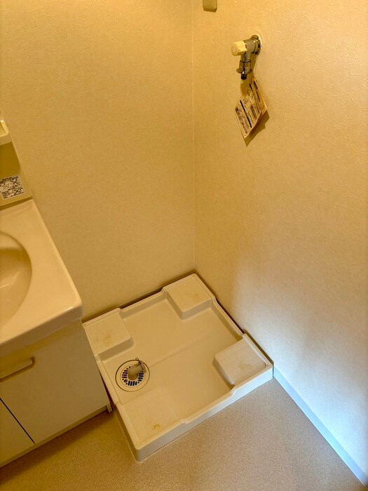 物件内観写真15　(洗濯機置場)