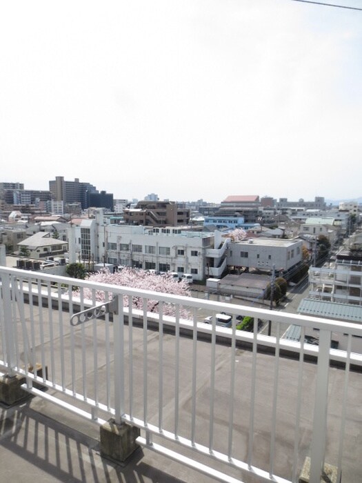 物件内観写真16　(室内からの展望)