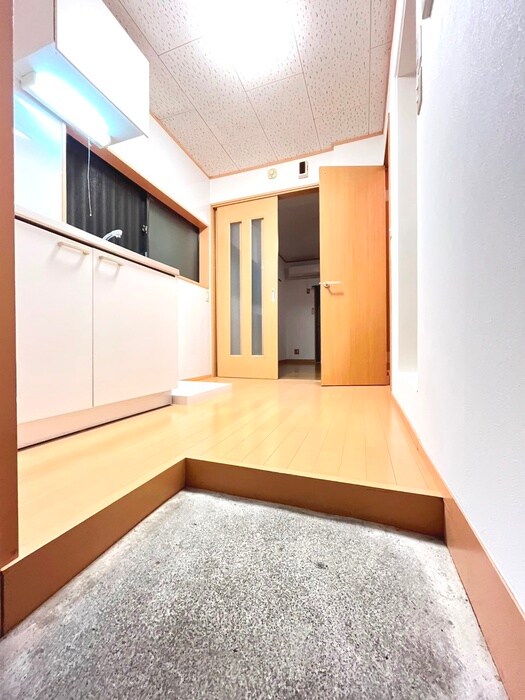 物件内観写真18　(玄関)