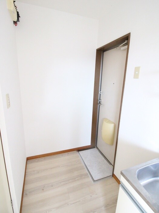 物件内観写真13　(玄関)