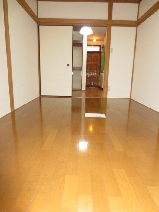 物件内観写真8　(居室)