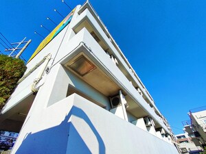 カ－サマデラ藤が丘外観写真