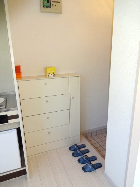 物件内観写真11　(玄関)