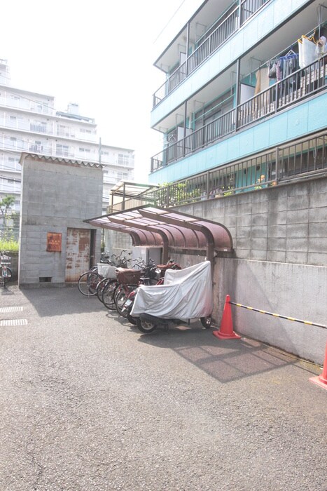 物件外観写真5　(駐輪場)